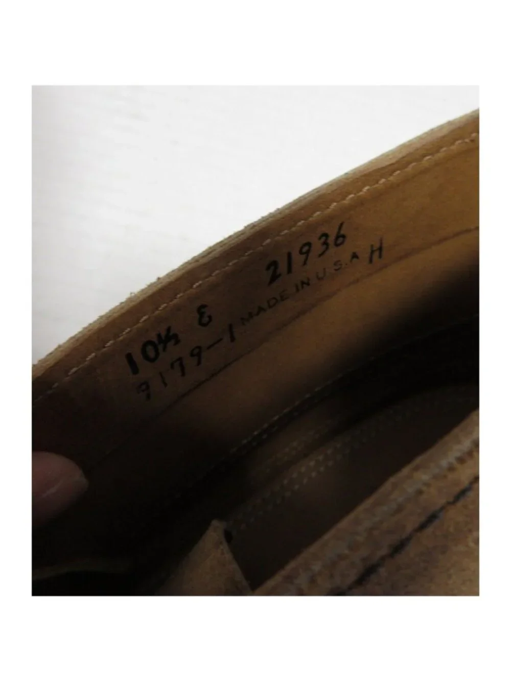 Red Wing Shoes Boots 10.5 E Tan Chukka Suede Heritage Vibram 9179 NEW